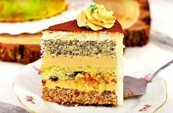 Торт с сухофруктами, маком и орехами «Три богатыря»
