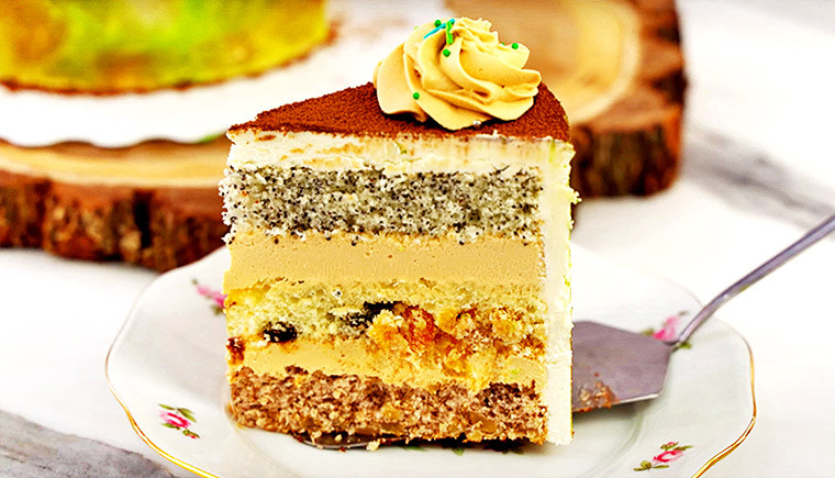 Трехслойный торт с орехами, изюмом и маком рецепт – Немецкая кухня: Выпечка и десерты. «Еда»