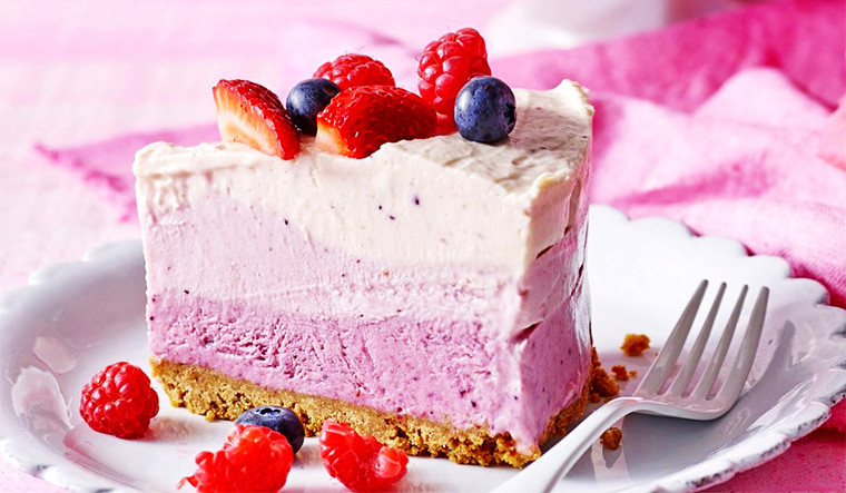 Бисквитный малиновый торт рецепт с фото пошагово