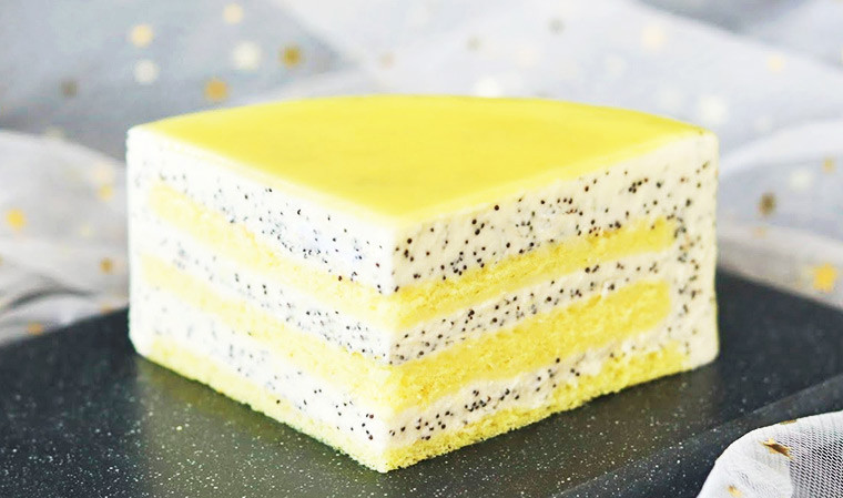 Лимонный торт с маковым муссом