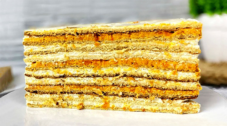 Медовый торт со сливочным кремом и курагой - Эксклюзивные тортики