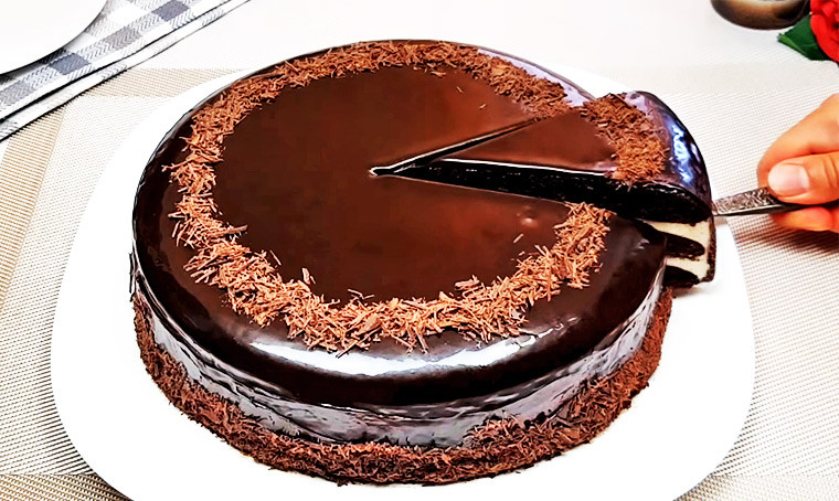 Шоколадный торт на сковороде за 50 минут (со сливочным кремом) — рецепт с фото пошагово
