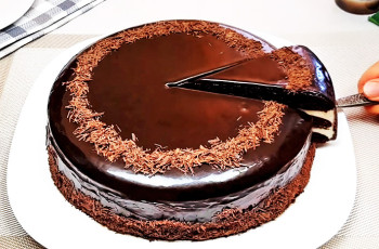 Шоколадный торт на сковороде с кремом Пломбир
