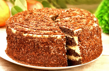 Торт со сливочным кремом «Черемуховый»