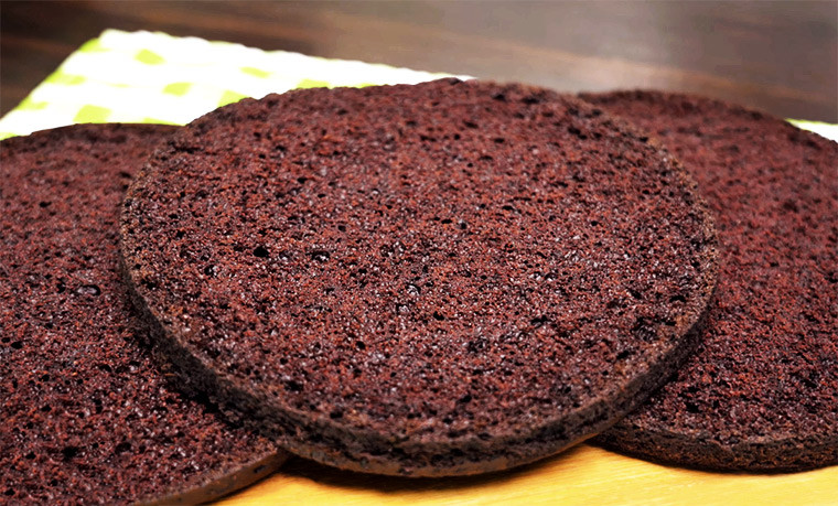 Шоколадный бисквит на кипятке | Рецепты на Tortik.club
