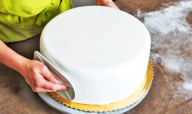 Как просто и красиво украсить торт в домашних условиях