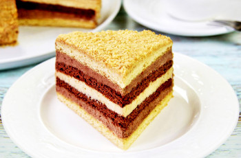 Шоколадно-медовый торт со сметанным кремом